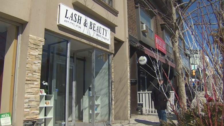 Scores of women searching for their wedding gowns as consignment store shuts its doors