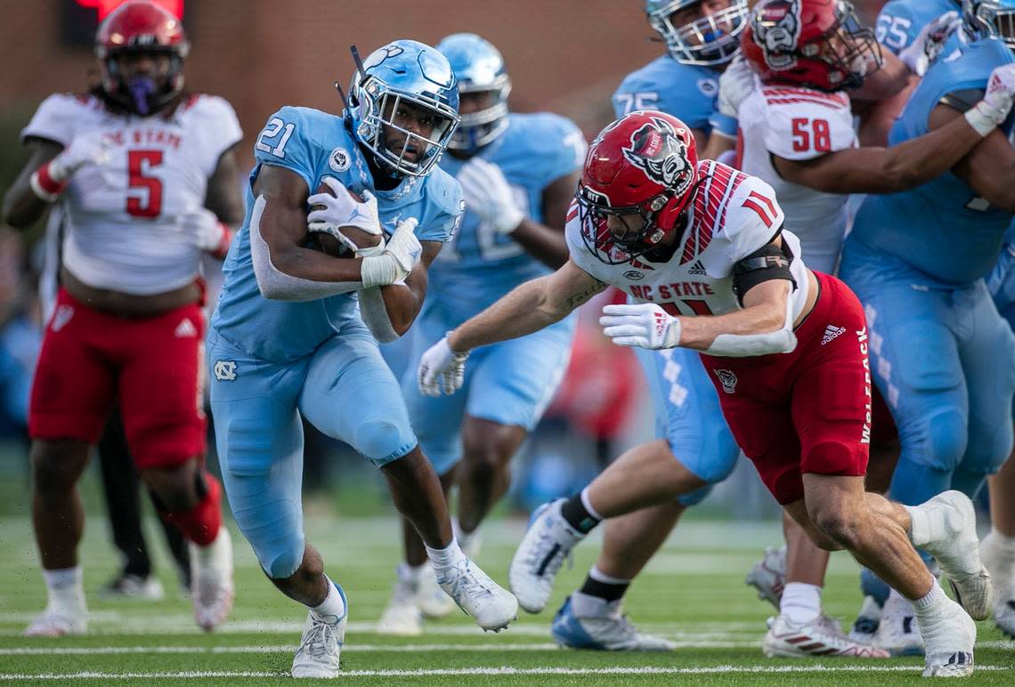 North Carolina vs South Carolina first look odds, key matchup, UNC