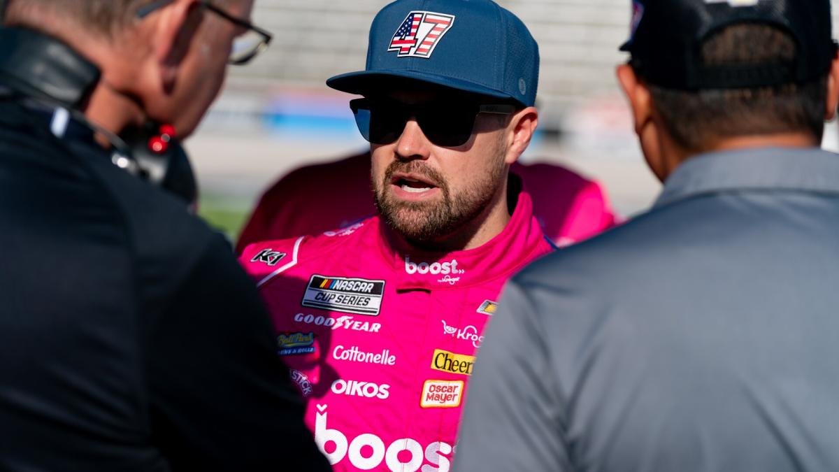 Ricky Stenhouse Jr. unterzeichnet eine mehrjährige Vertragsverlängerung mit JTG Daugherty Racing