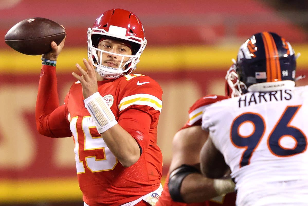 Patrick Mahomes looks to pass