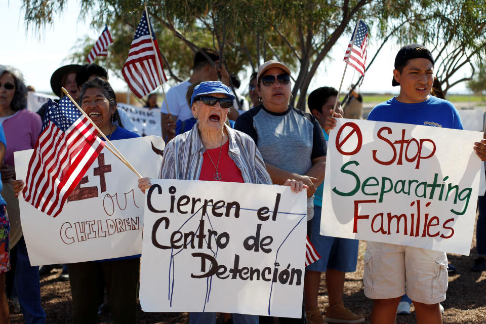 Activists protest to denounce the separation of children from their families at the U.S. Customs and Border Protection (CBP) port of entry in Tornillo, Texas, U.S. October 6, 2018. REUTERS/Jose Luis Gonzalez