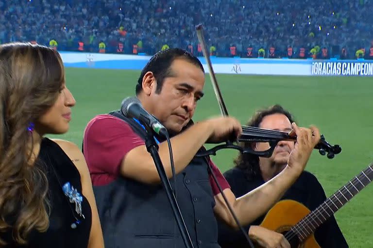 Los músicos que tocaron el himno antes del partido de la Selección