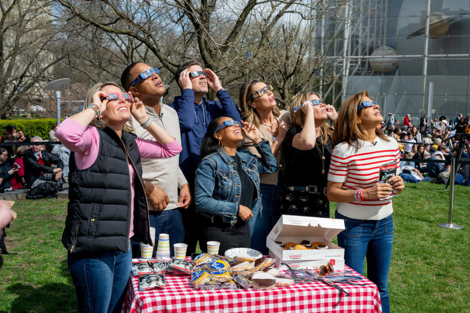 TODAY anchors watch the eclipse (Nathan Congleton / TODAY)