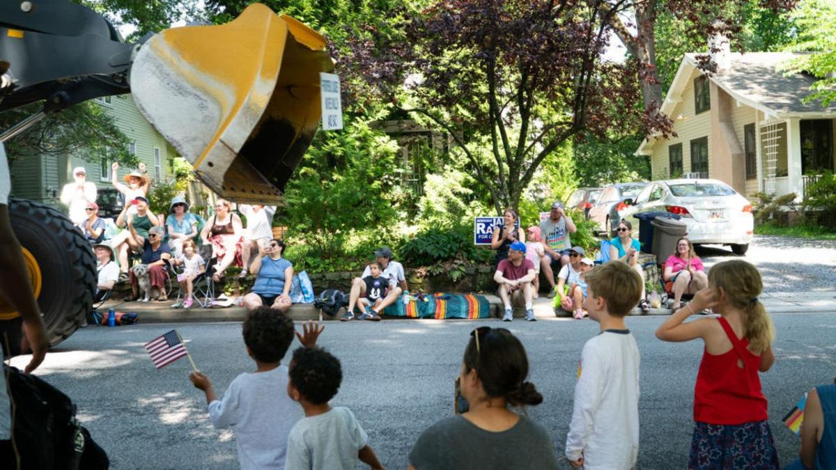 Runaway horse startles spectators at Takoma Park July 4th Parade