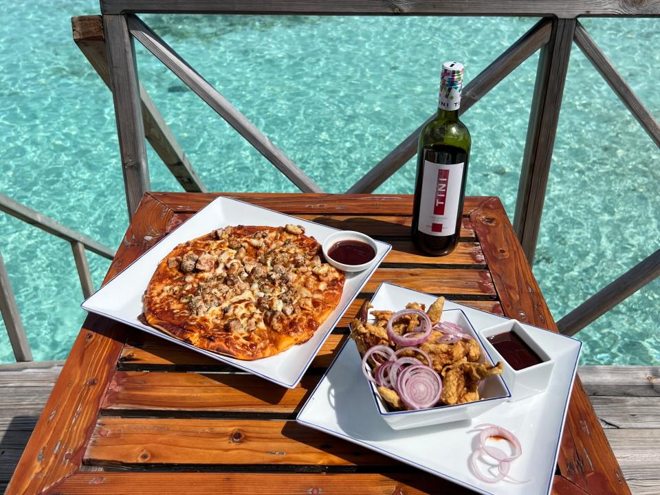 Food on wood tray at South Palm Resort 