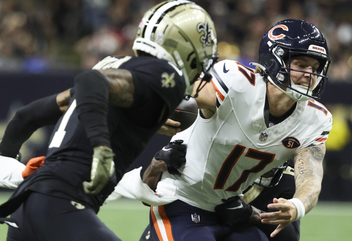 Saints-Bears game score: Chicago's Tyson Bagent 4 turnovers in loss