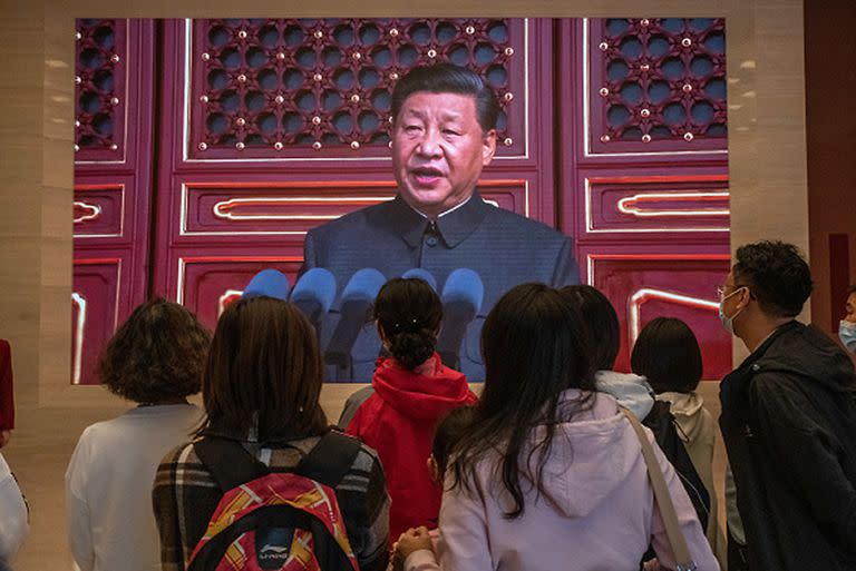 Un video que muestra al presidente chino, Xi Jinping, en el Museo del Partido Comunista Chino en Beijing, China, el martes 4 de octubre de 2022