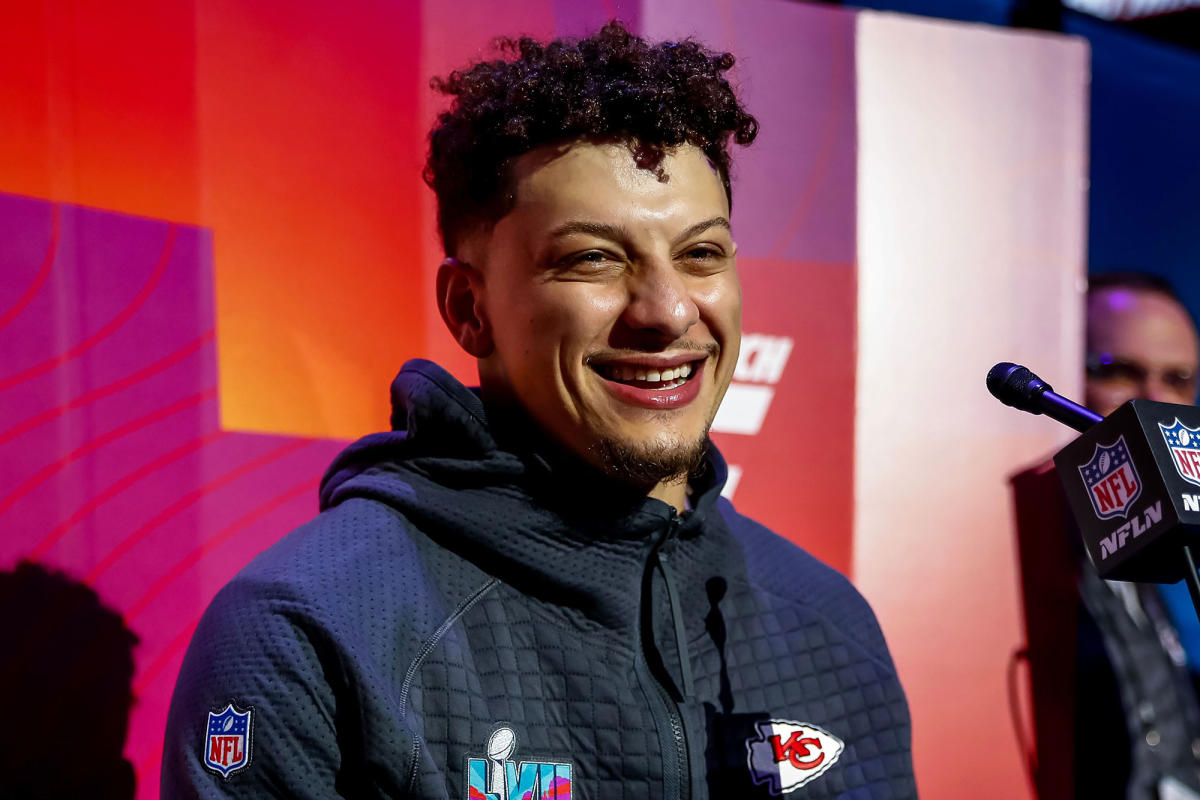 Patrick Mahomes Forgot About Valentine's Day as He Prepares for Super Bowl  LVII: 'Don't Tell' Brittany!