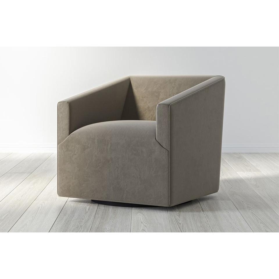 4) Como Swivel Chair