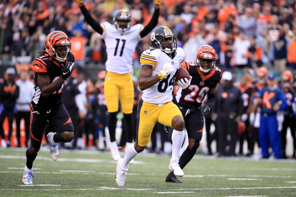 Ben Roethlisberger found Antonio Brown for the game-winning touchdown with 10 seconds remaining to keep hope alive in Pittsburgh. (Getty)