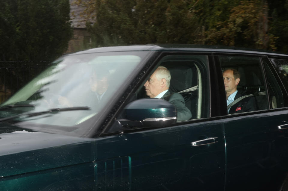 Los miembros de la familia real se apresuraron a apoyar a la Reina el 8 de septiembre.  (PENSILVANIA)