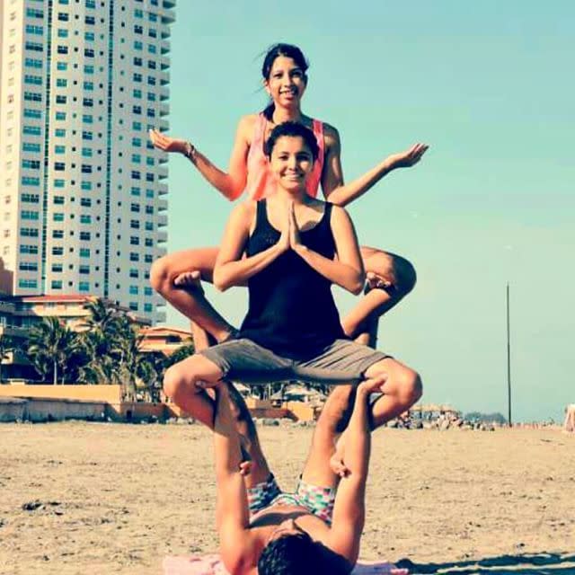 Entre ellas hemos visto de todo, incluso tríos de yoga en la playa. Y tú, ¿te apuntas a la tendencia más relajante y divertida del momento?