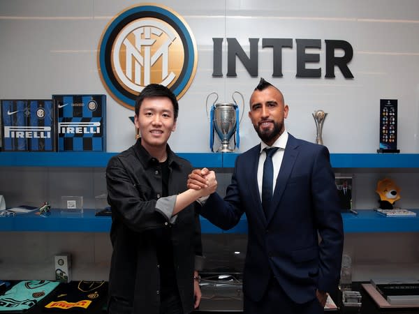 Arturo Vidal (right) (Photo/ Inter Milan Twitter) 