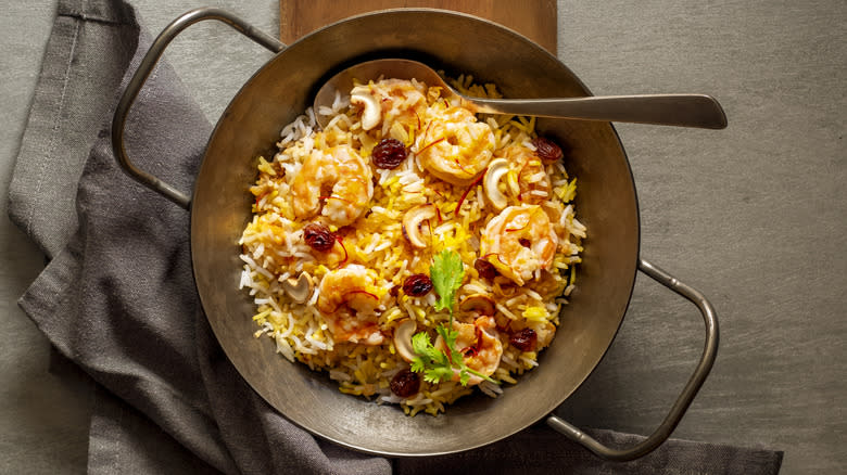 Spicy Indian rice with prawns 