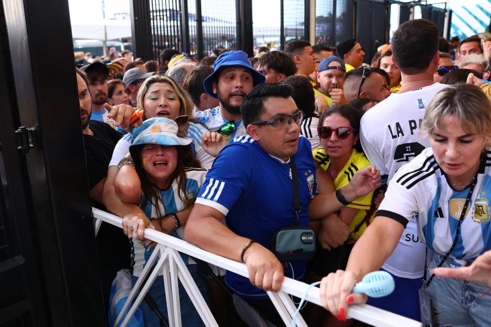 Fans try to enter the stadium to watch the Copa America 2024 final (Getty)