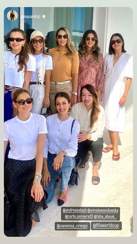 Carla Pereyra con Hiba Abouk, Andrea Salas, Anna Lewandoska y Ana Antic