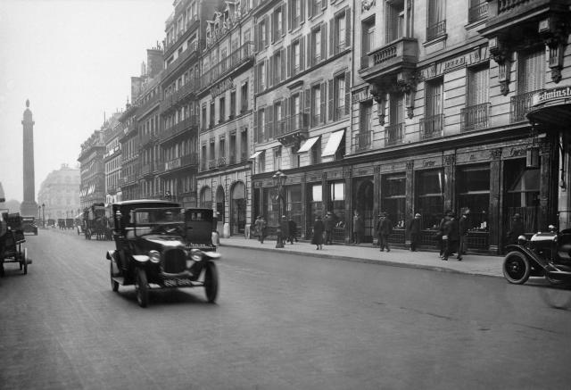 Cartier - A visit to Cartier's iconic boutique on Rue de la Paix