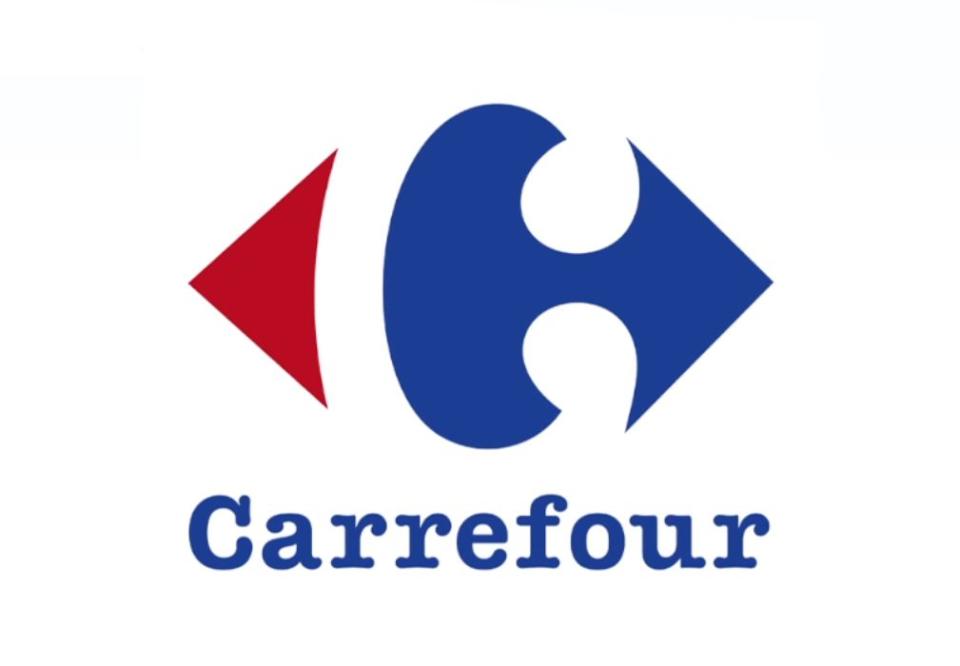 <p>Lo sfondo bianco nasconde bene la “C” di <strong>Carrefour</strong>. (Yahoo Notizie) </p>