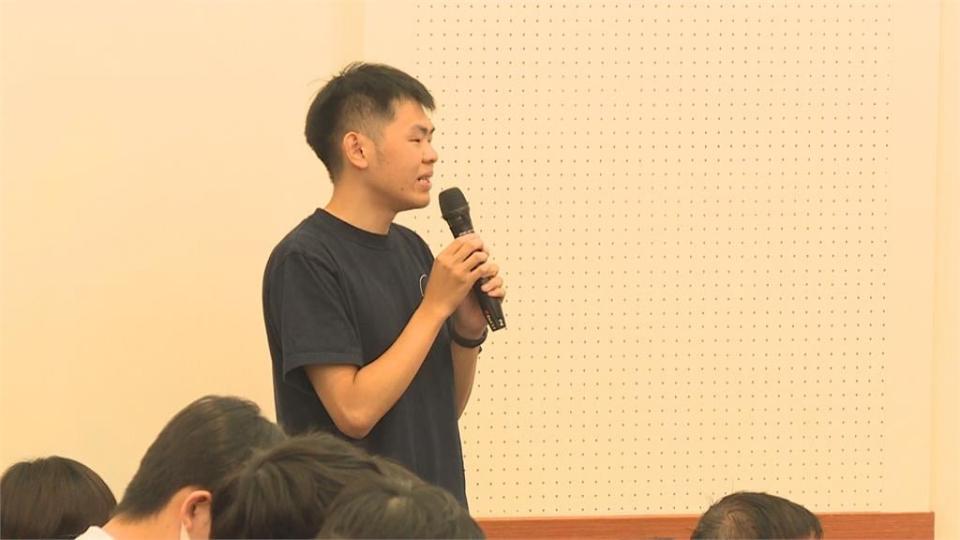 金門大學演講談兩岸交流　郭台銘：否則打巷戰女生可能也要去當兵