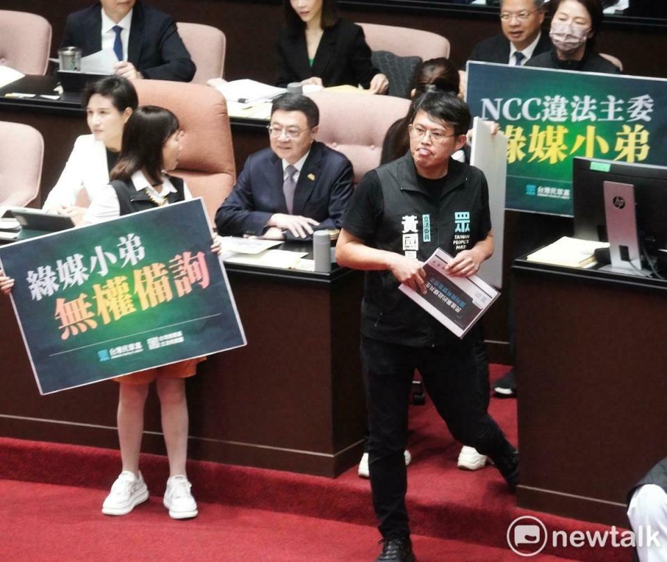 立法院新會期昨（20）開議，民眾黨立委在國會中與執政黨對抗。   圖：張良一 / 攝