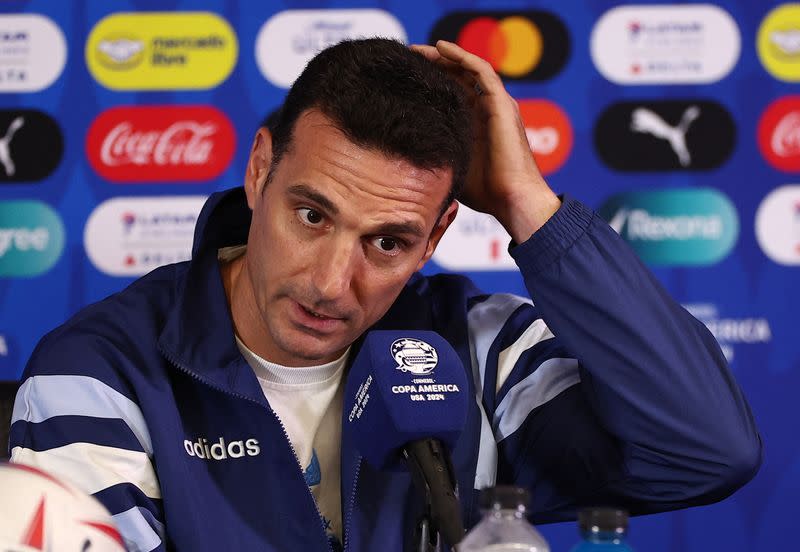 Foto del miércoles del DT de Argentina Lionel Scaloni en rueda de prensa