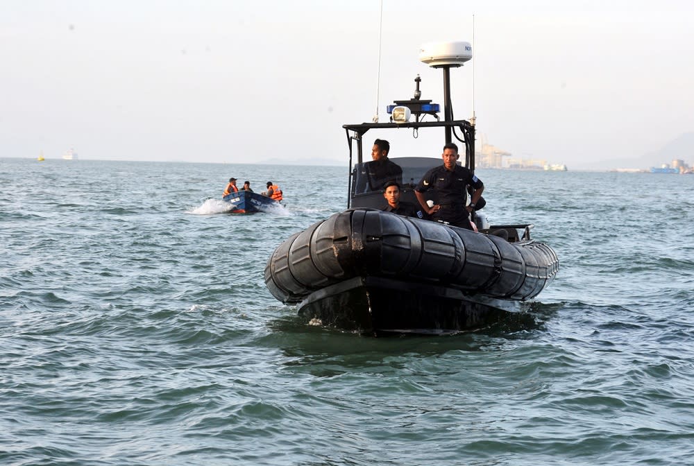 Saifuddin said Malaysia lacks sufficient maritime assets to patrol its waters and watch out for incursions by foreign powers. — Bernama pic