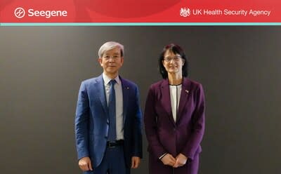 Seegene-Gründer und CEO Dr. Jong-Yoon Chun, links, posiert für ein Foto mit Prof. Dame Jenny Harries, CEO der UK Health Security Agency (UKHSA), nach einem Meeting in der Seegene-Zentrale in Seoul am 27. März (PRNewsfoto/Seegene Inc.)