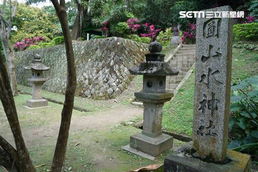 走劍潭山親山步道至中山北路上，可順遊圓山水神社（圖／記者李鴻典攝）