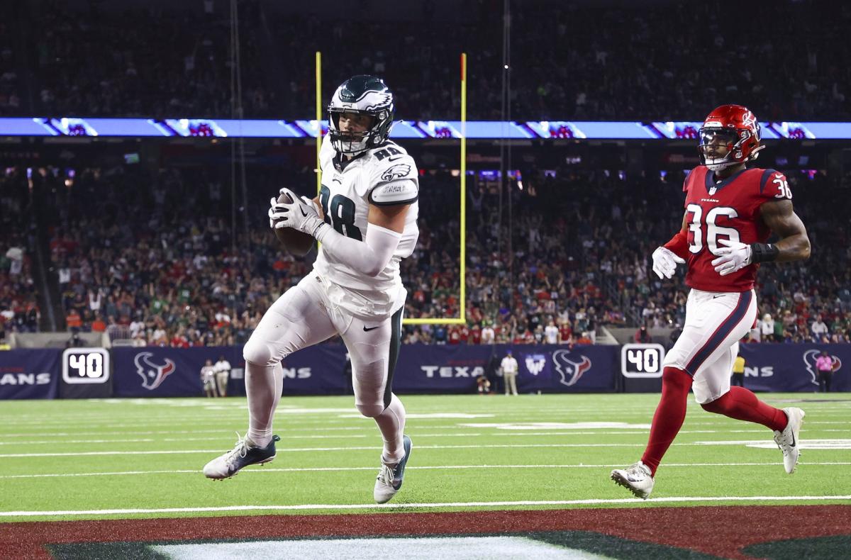 Jalen Hurts, Eagles Downplay 1st 8-0 Start in Franchise History