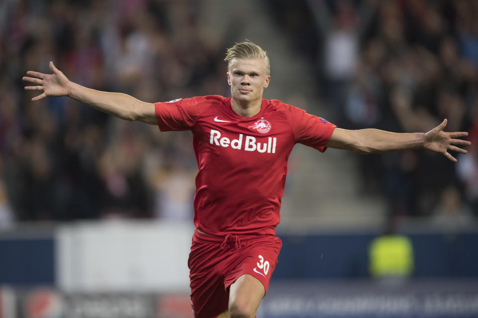 Haaland celebra uno de los tantos que consiguió con el Salzburgo en la fase de grupos de la Champions. (Foto: Andreas Schaad / Bongarts / Getty Images).