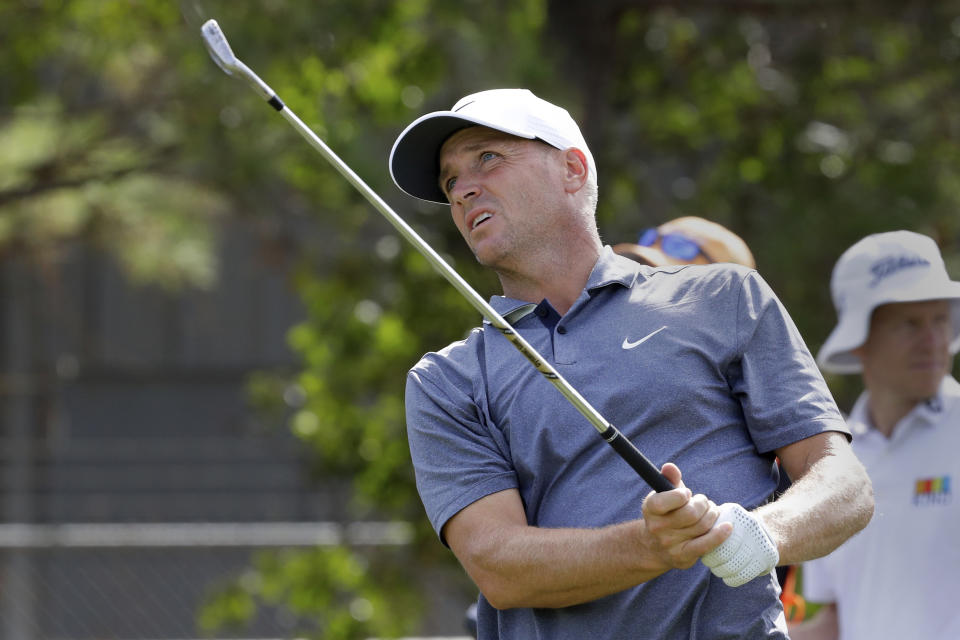 Alex Noren watches his tee shot on the 9th hole during the first round of the Houston Open golf tournament Thursday, Nov. 10, 2022, in Houston. (AP Photo/Michael Wyke)