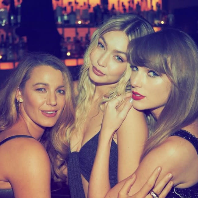 Blake Lively, Gigi Hadid y Taylor Swift en la fiesta de cumpleaños de la cantante credit:Bang Showbiz