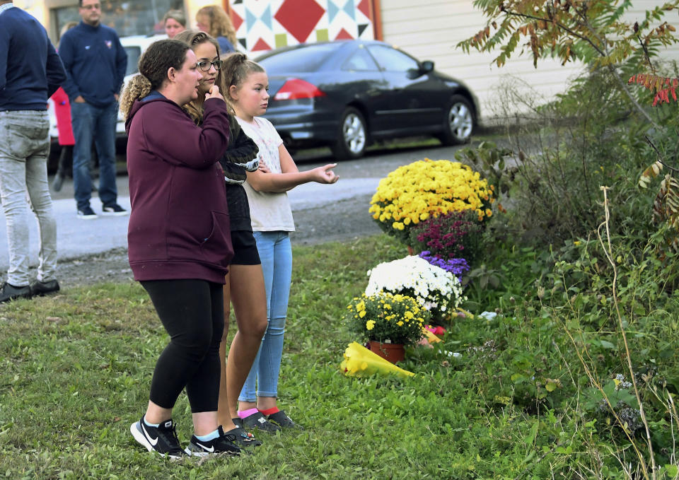 Image: Limo crash (Hans Pennink / AP file)