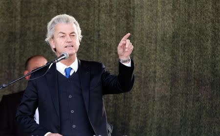 Dutch anti-Islam politician Geert Wilders gives a speech during a rally of the anti-immigration movement Patriotic Europeans Against the Islamisation of the West (PEGIDA) in Dresden April 13, 2015. REUTERS/Fabrizio Bensch