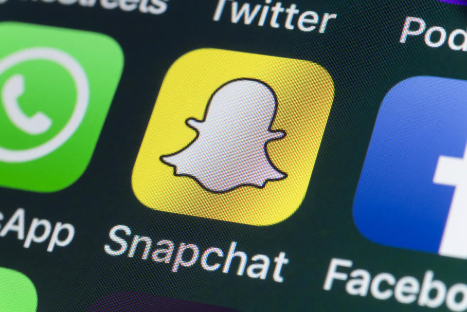 Snapchat, Facebook, Whatsapp and other phone Apps on iPhone screen