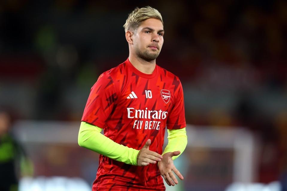 BRENTFORD, ENGLAND: Emile Smith Rowe of Arsenal warms up prior to the Carabao Cup Third Round match between Brentford and Arsenal at Gtech Community Stadium on September 27, 2023. (Photo by Julian Finney/Getty Images)