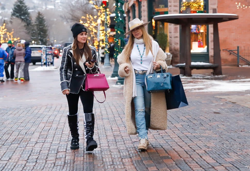 Kyle Richards spends time in Aspen, Colorado, with friend Faye Resnick