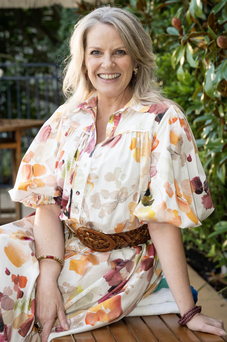 lucinda cowden as melanie pearson in neighbours