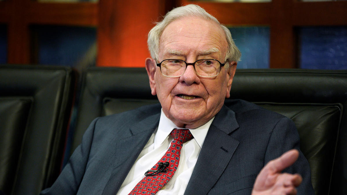 Warren Buffett's perfect bracket top prize 1M a year for life [Video]