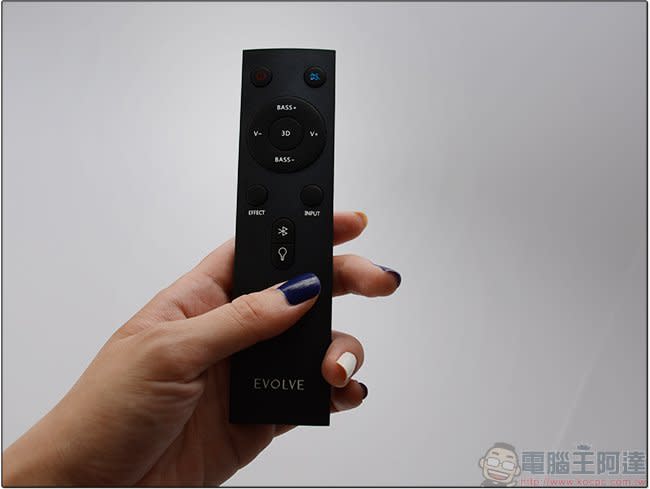 小空間也能享受好聲音，整合無線耳機的 EVOLVE SB-2600 SoundBar 開箱評測動耳聽