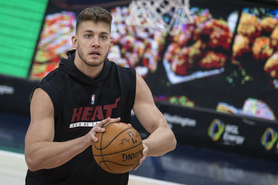 WASHINGTON, DC - JANUARY 09: Meyers Leonard #0 of the Miami Heat warms up before the game against the Washington Wizards at Capital One Arena on January 9, 2021 in Washington, DC. NOTE TO USER: User expressly acknowledges and agrees that, by downloading and or using this photograph, User is consenting to the terms and conditions of the Getty Images License Agreement. (Photo by Scott Taetsch/Getty Images)