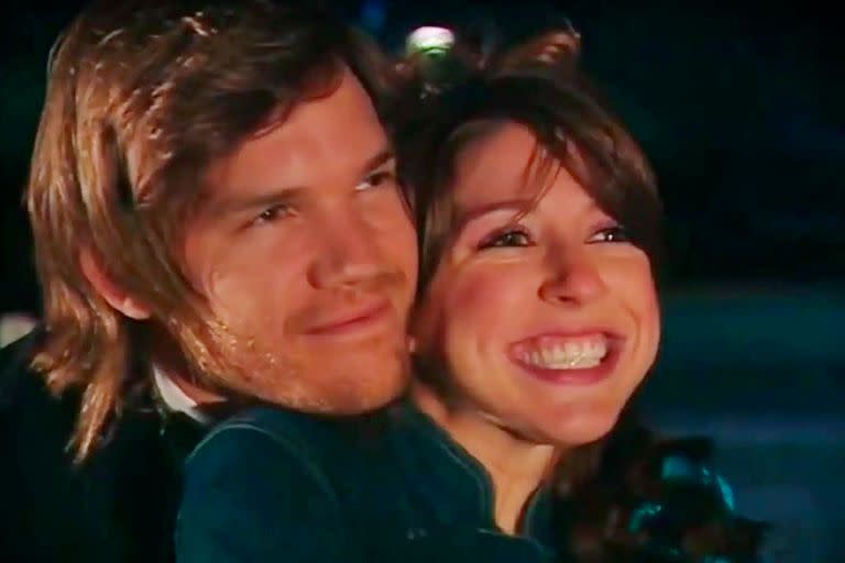 Floricienta: cómo fue el esperado reencuentro de Florencia Bertotti y Juan Gil Navarro