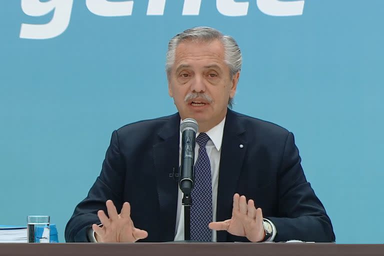 GOBIERNO- CAMBIO CLIMATICO
El Presidente Alberto Fernández participa, junto al jefe de Gabinete de ministros, Juan Manzur, y al ministro Juan Cabandié, de la presentación del Plan Nacional de Adaptación y Mitigación al Cambio Climático en la reunión del Gabinete Nacional de Cambio Climático.