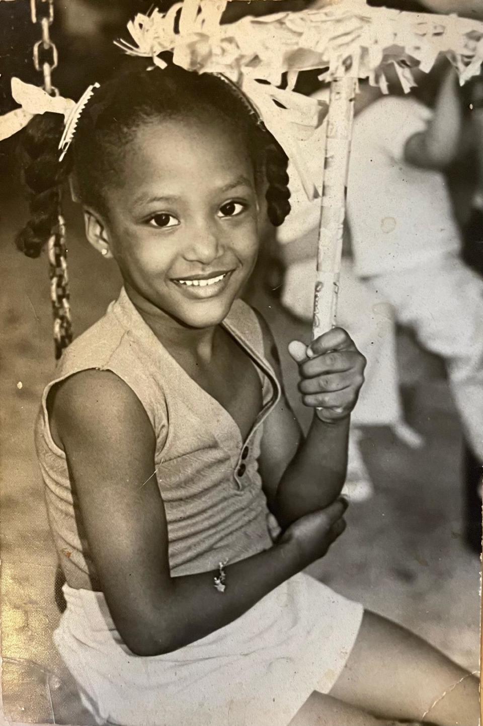 Annia Hatch cuando era niña en Cuba. (Cortesía de la atleta)