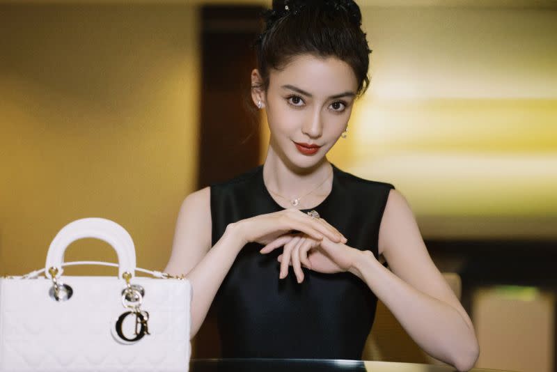 ▲Angelababy工作室一口氣註銷。（圖／Angelababy、楊穎工作室微博）