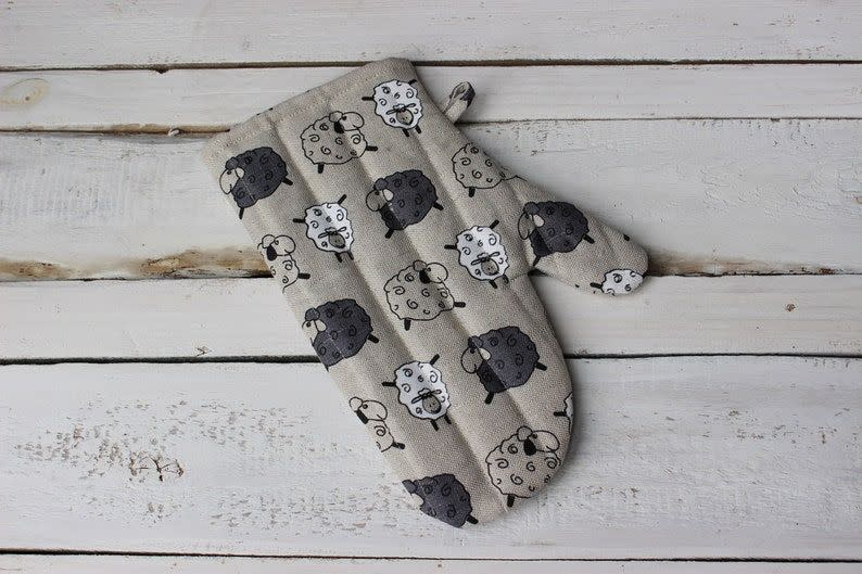 3) Linen Kitchen Glove With Sheep