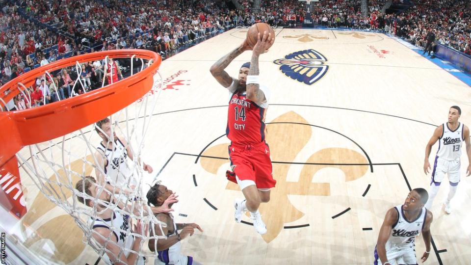 New Orleans Pelicans forward Brandon Ingram drives to the basket against the Sacramento Kings