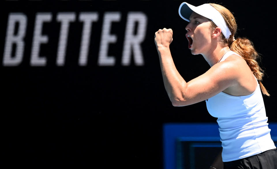 Tennis - Australian Open - Melbourne Park, Melbourne, Australia - January 24, 2022  Danielle Collins of the U.S. reacts during her fourth round match against Belgium&#39;s Elise Mertens REUTERS/Morgan Sette