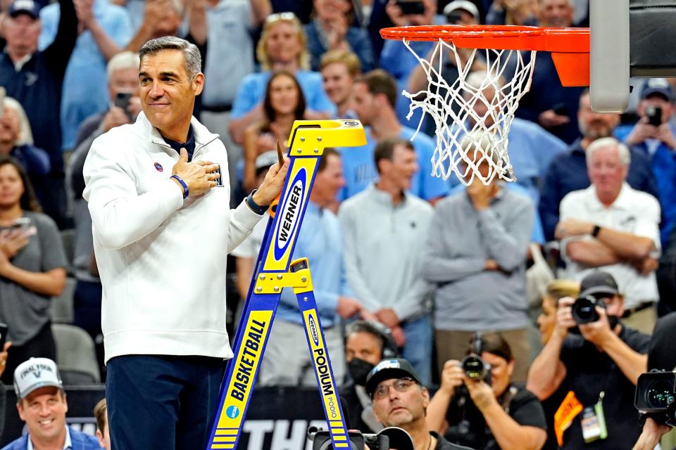 Villanova coach Jay Wright celebrates after beating Houston on Saturday.