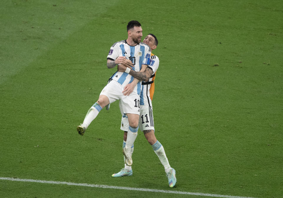 Lionel Messi與老戰友Angel Di Maria。（Photo by Visionhaus/Getty Images）